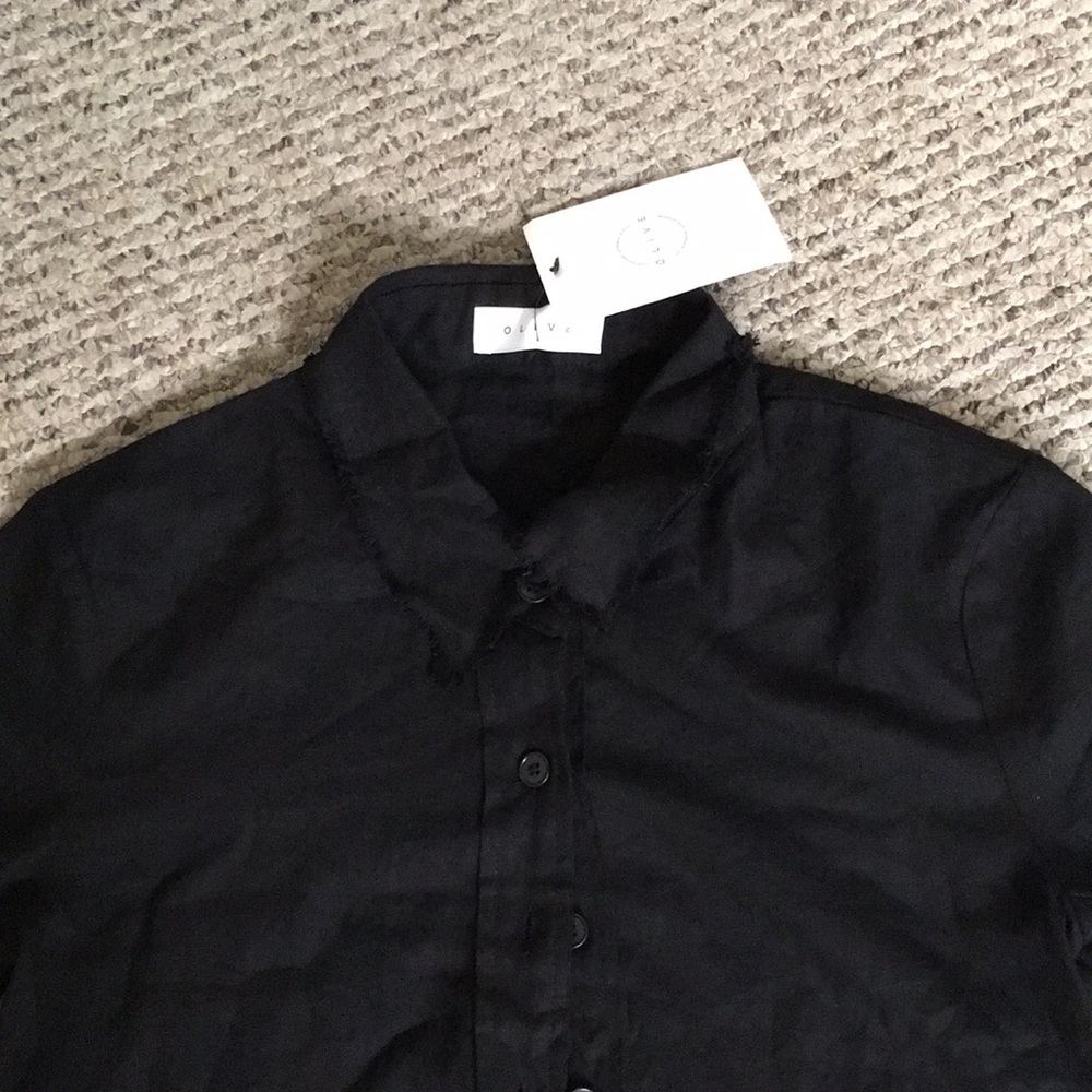 NWT Olive Clothing Frayed Edge Long Sleeve Cropped Collar Button Down Shirt sz S